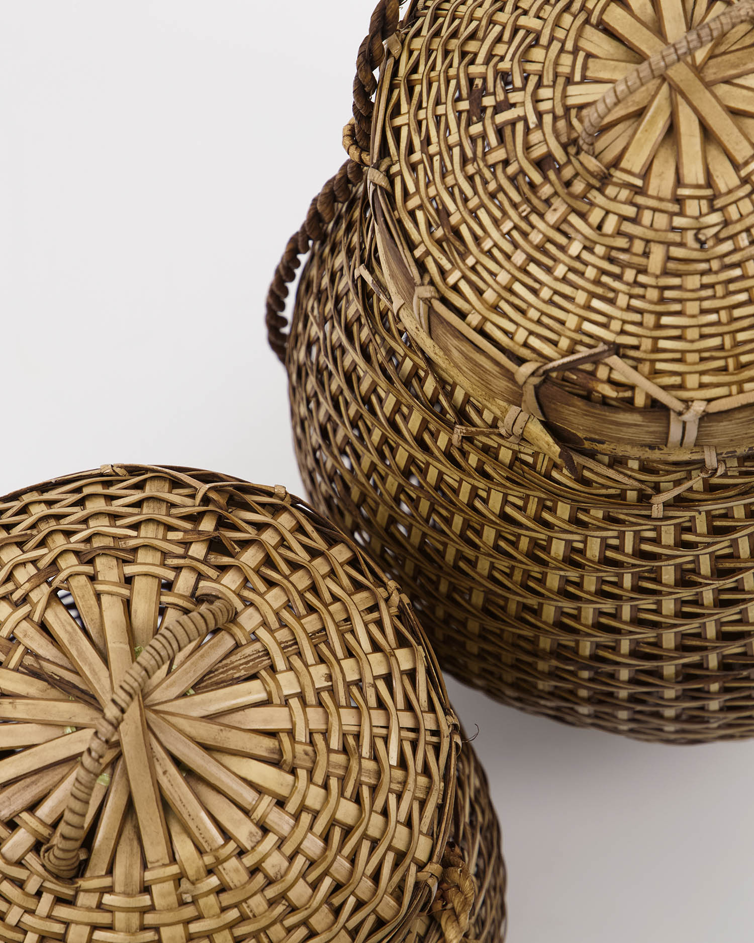 Hanging baskets, set of 2