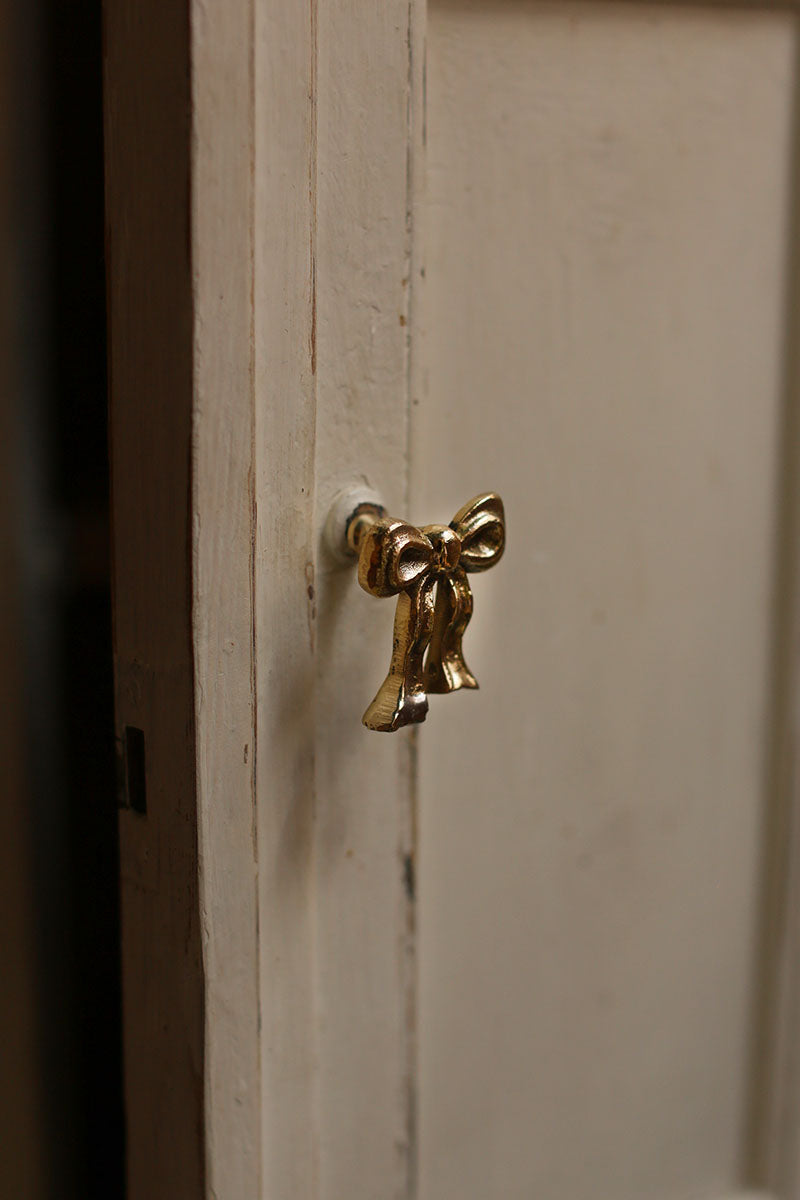 Knob | Bow