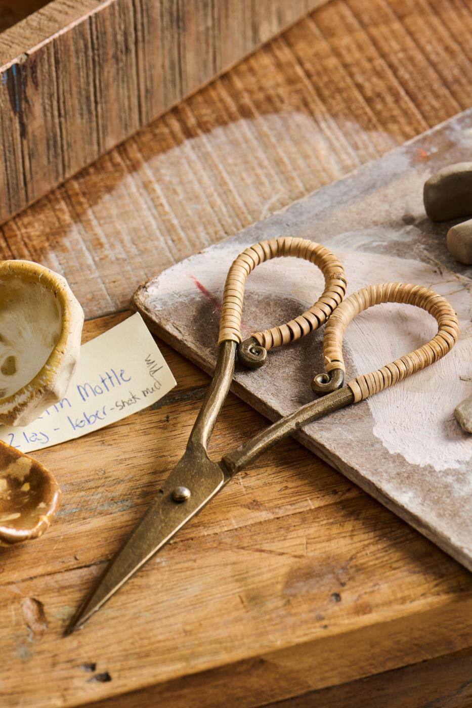 Metal Scissors I Rattan