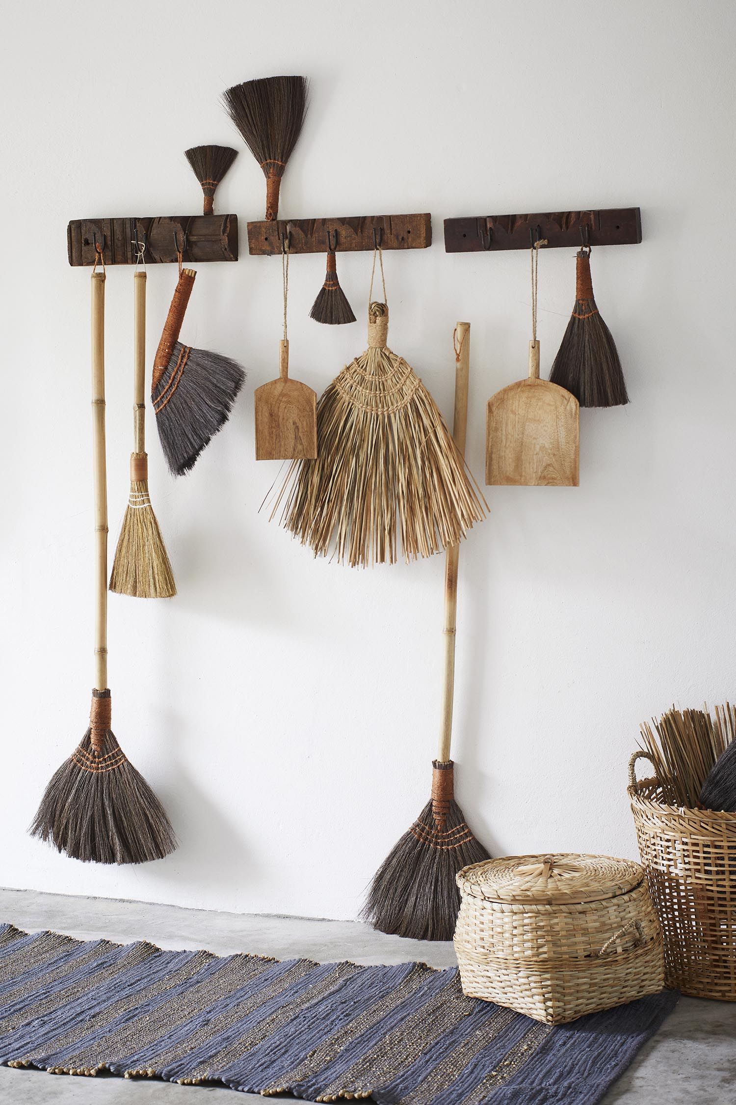 Dustpan wood, 25x13cm