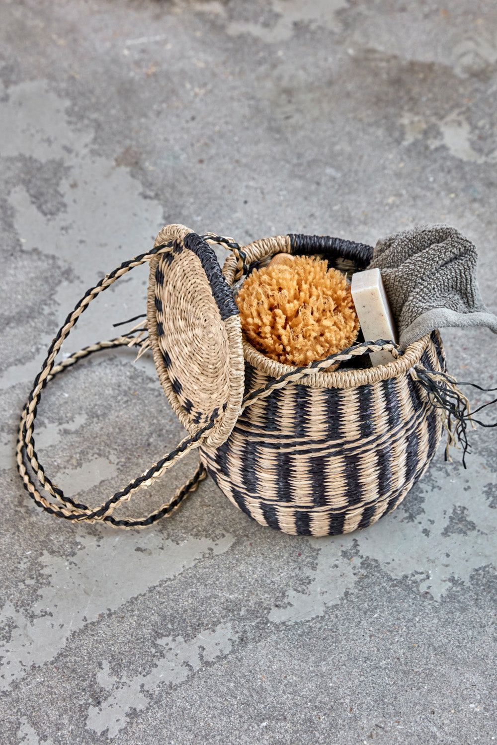 Hanging basket | Natural & Black