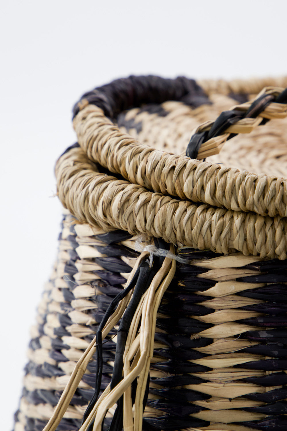 Hanging basket | Natural & Black