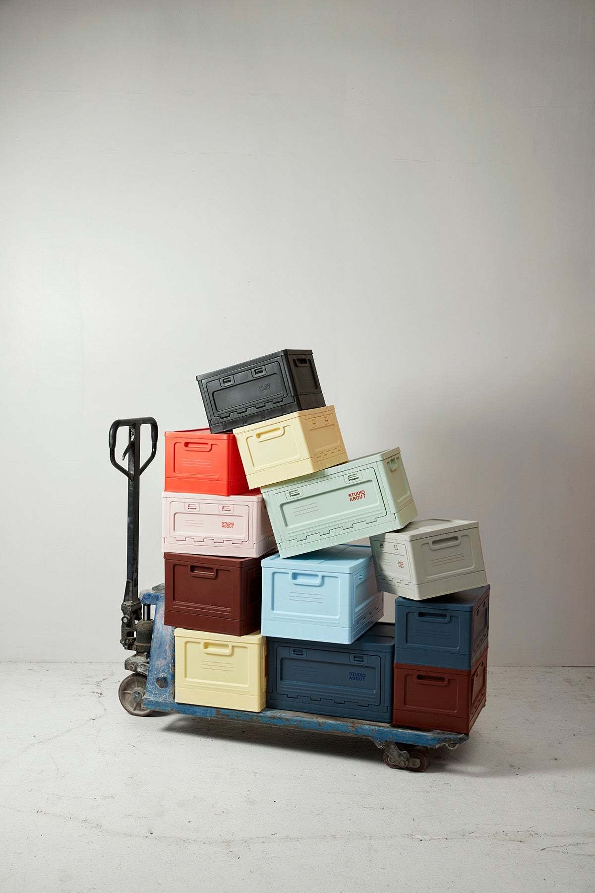 Box "M" | Red
