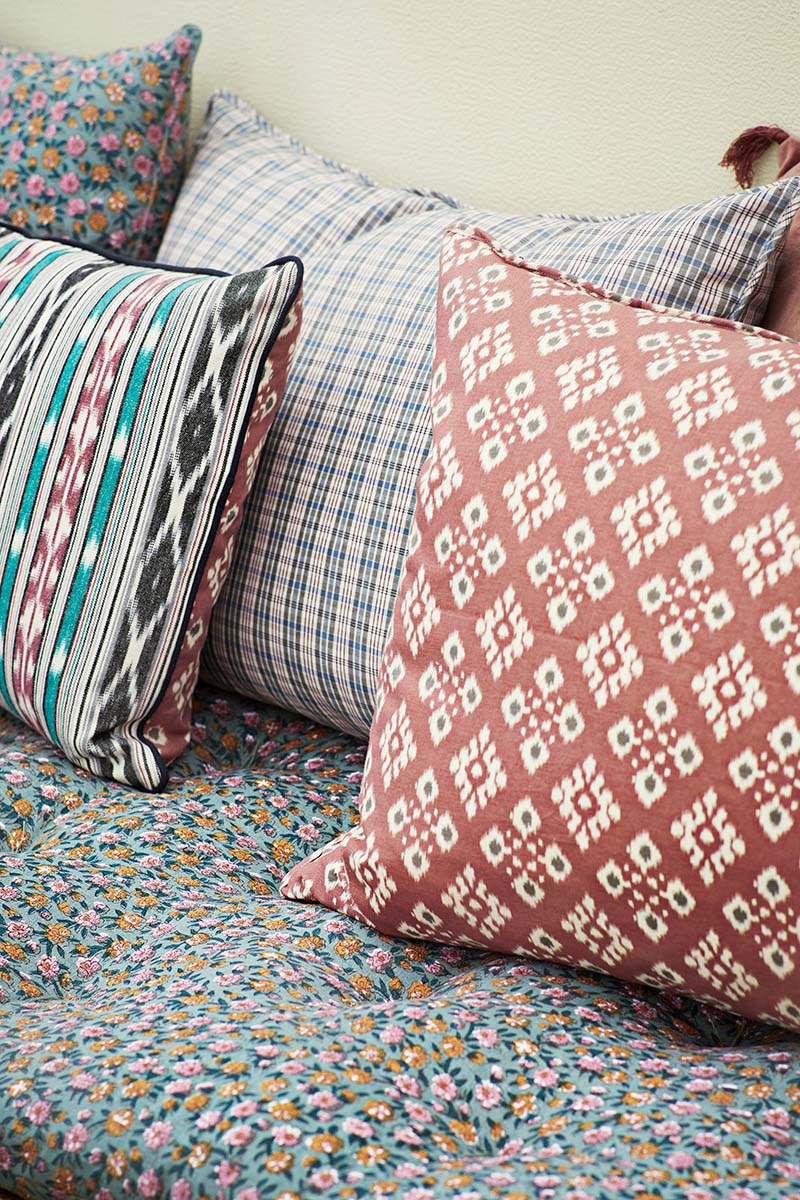 Printed Cushion, Flowers (M+ZM)