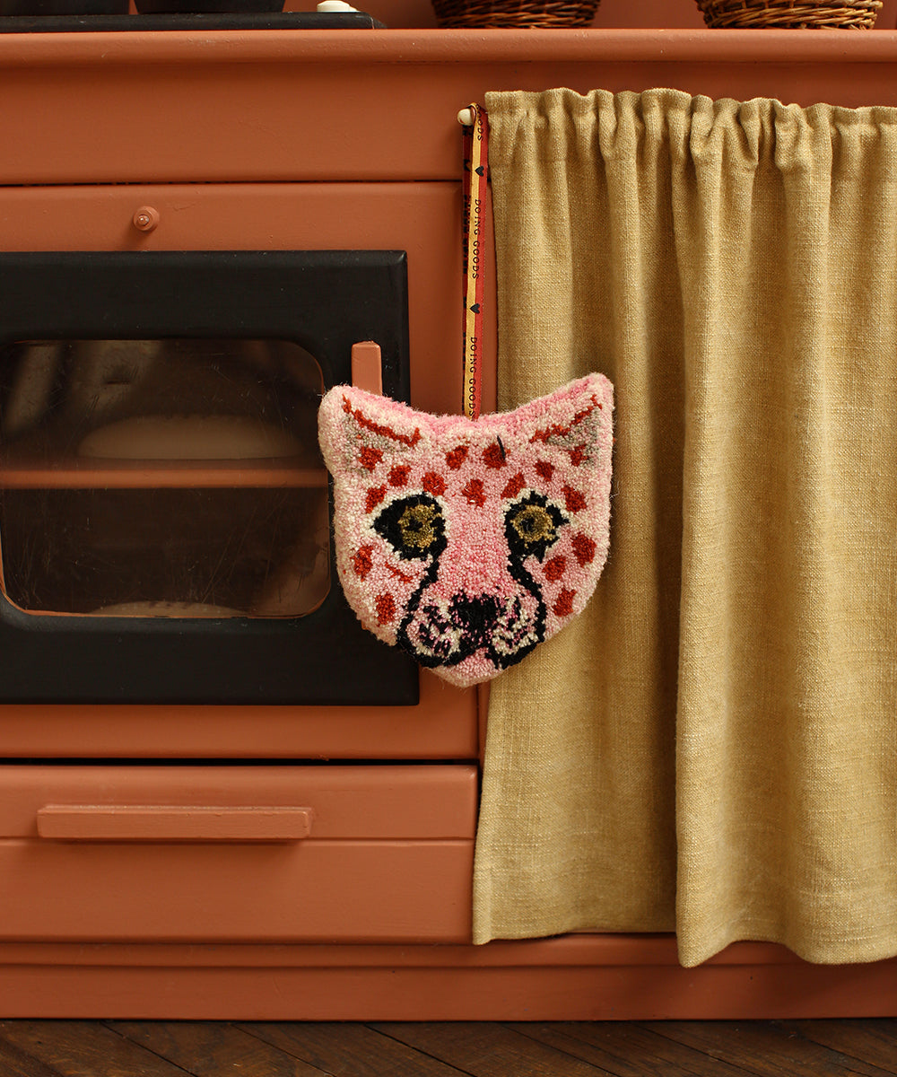 Head hanger rug | Pinky Leopard