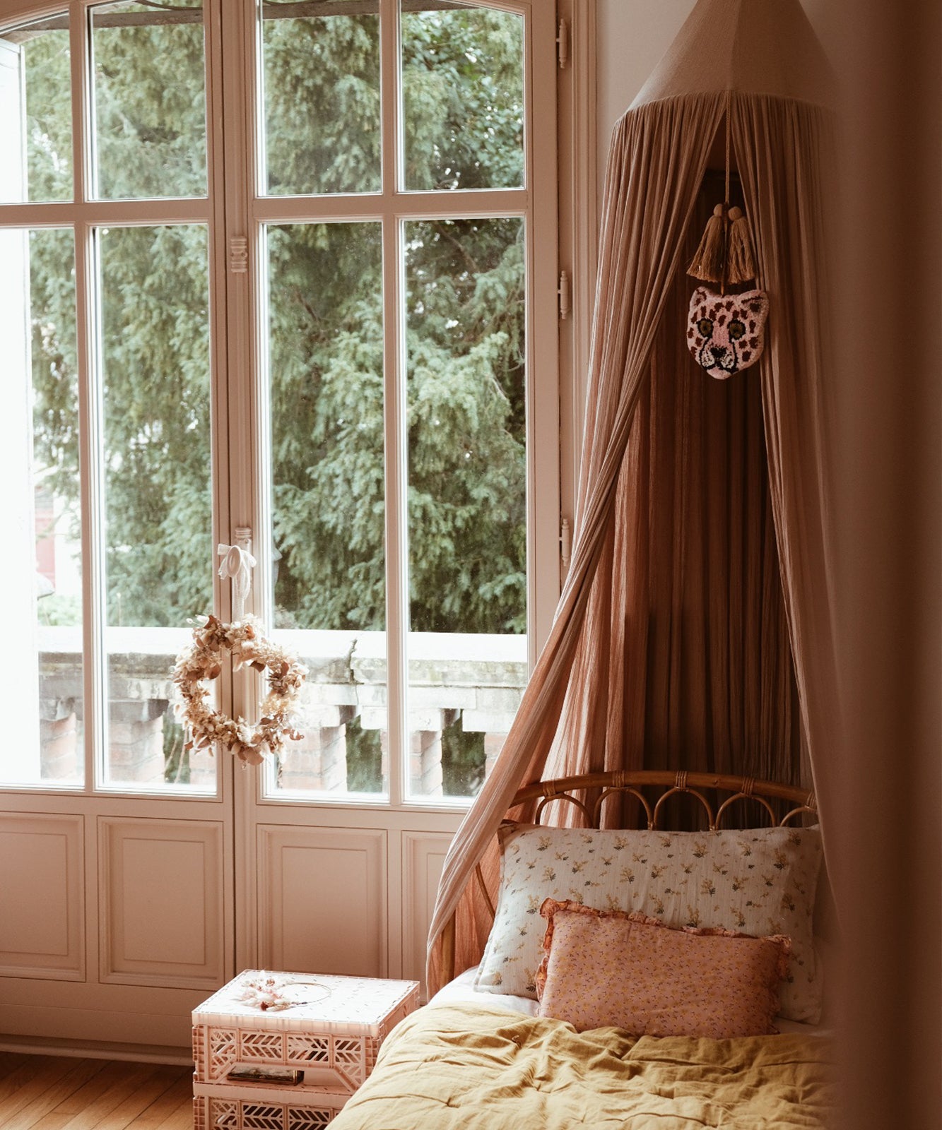 Head hanger rug | Pinky Leopard