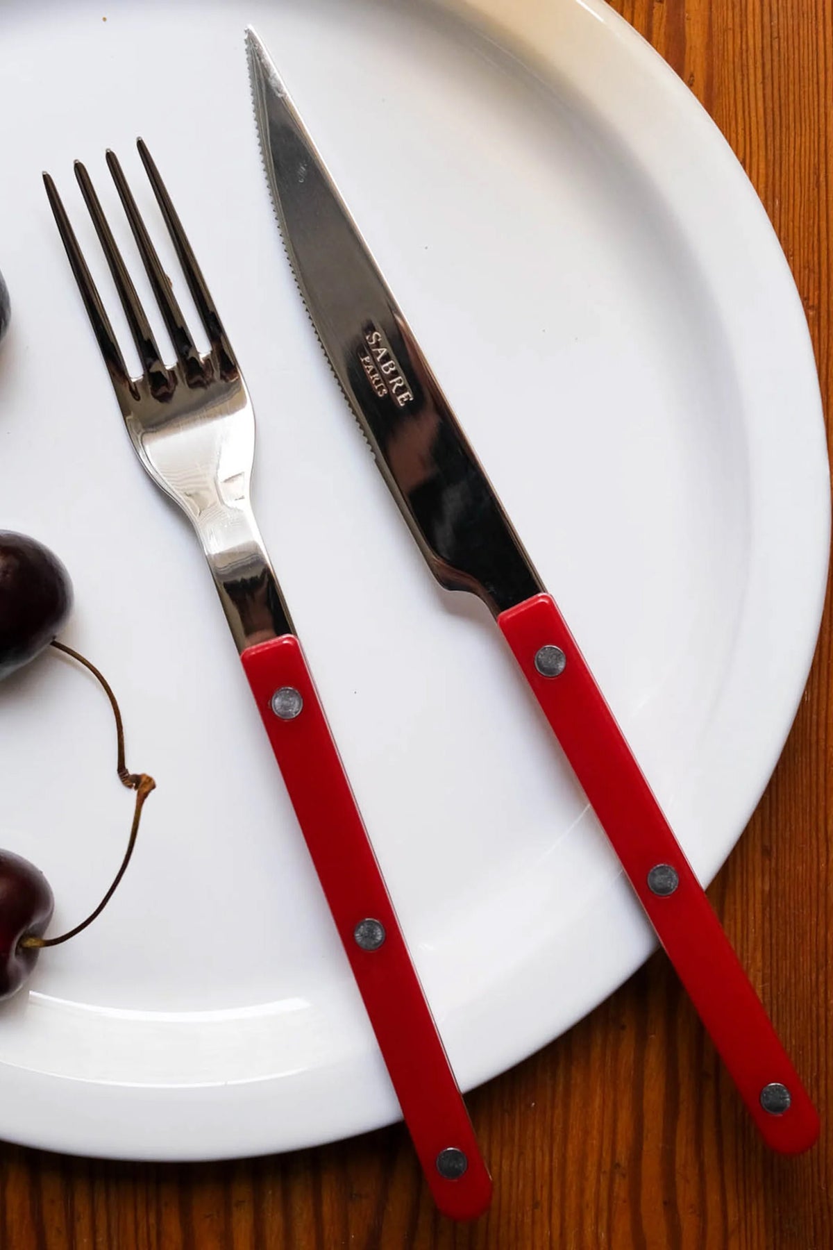 Red Cutlery Set 24 pieces | Sabre Paris