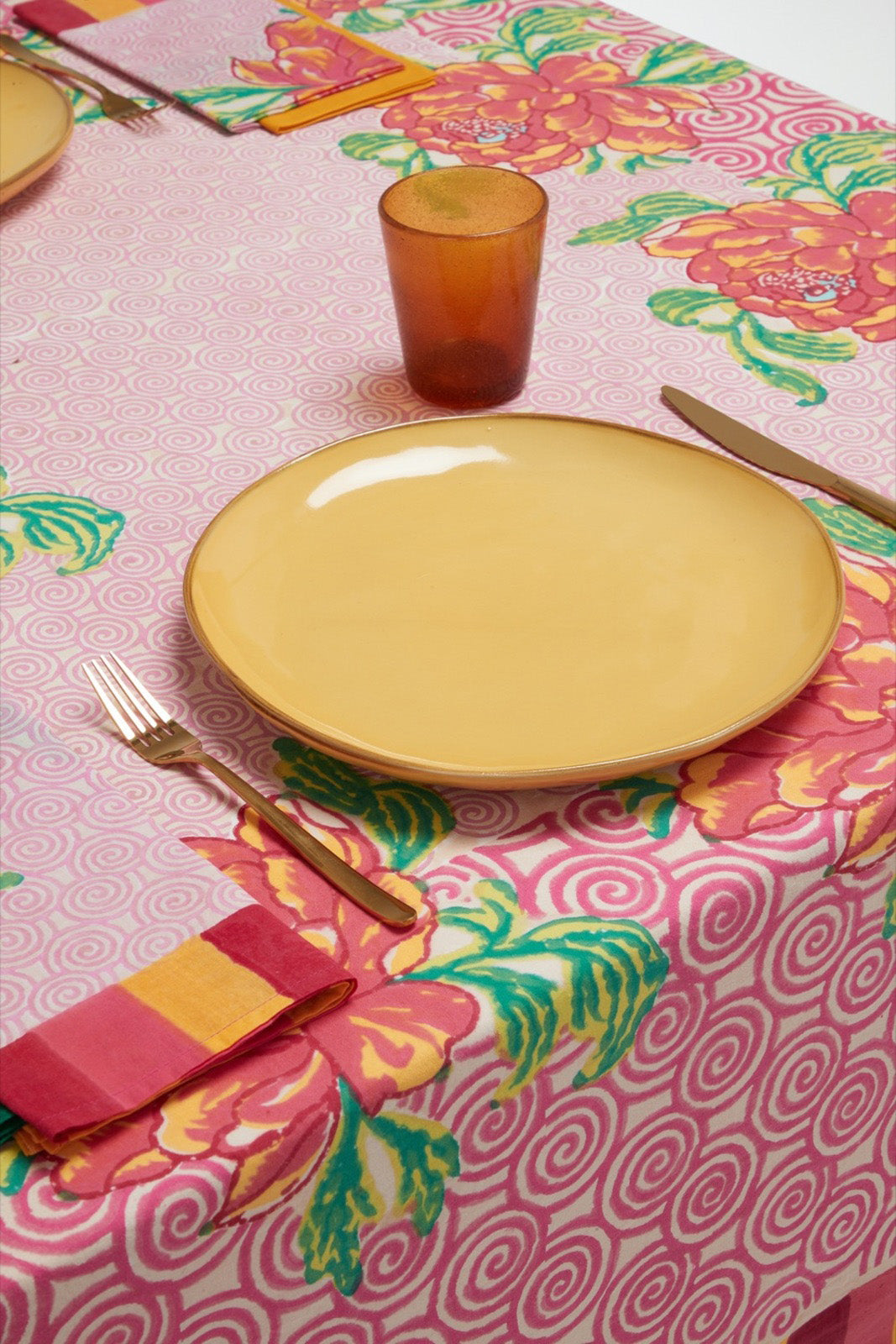 Table cloth, Camelia pink