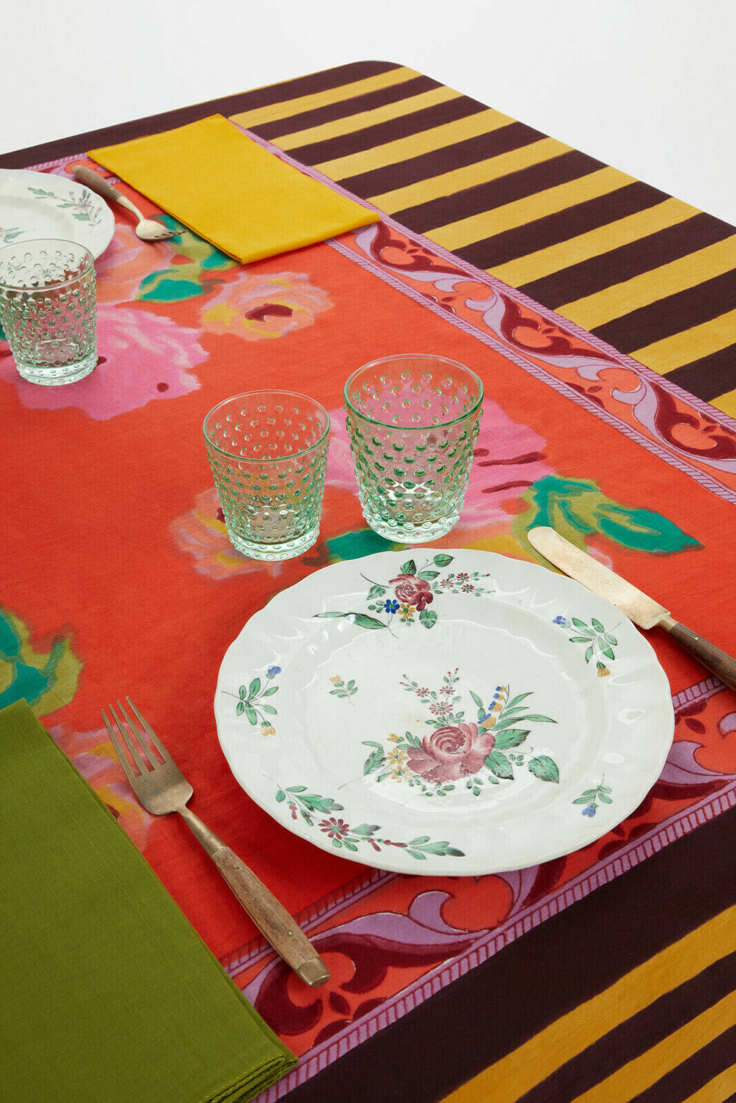 Table cloth, Nizam red