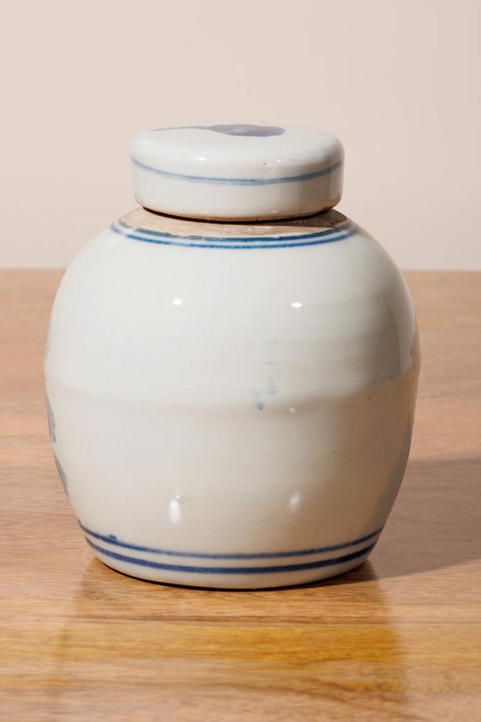 Chinese Porcelain Pot
