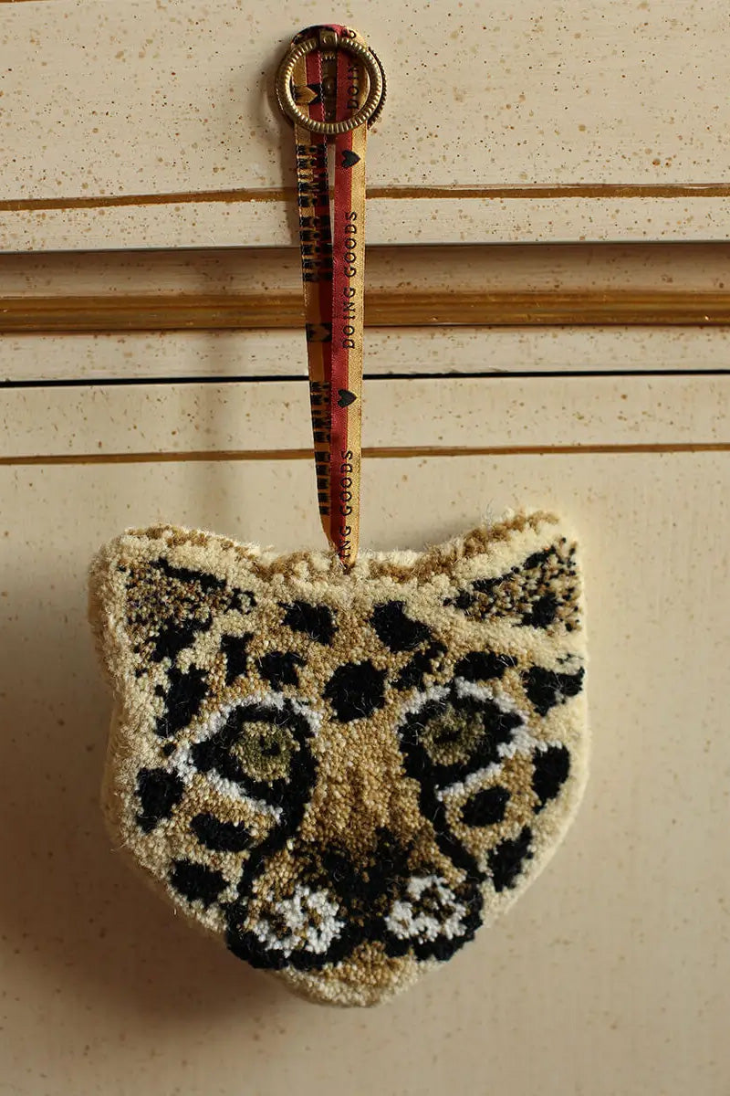 Head Hanger Rug | Leopard