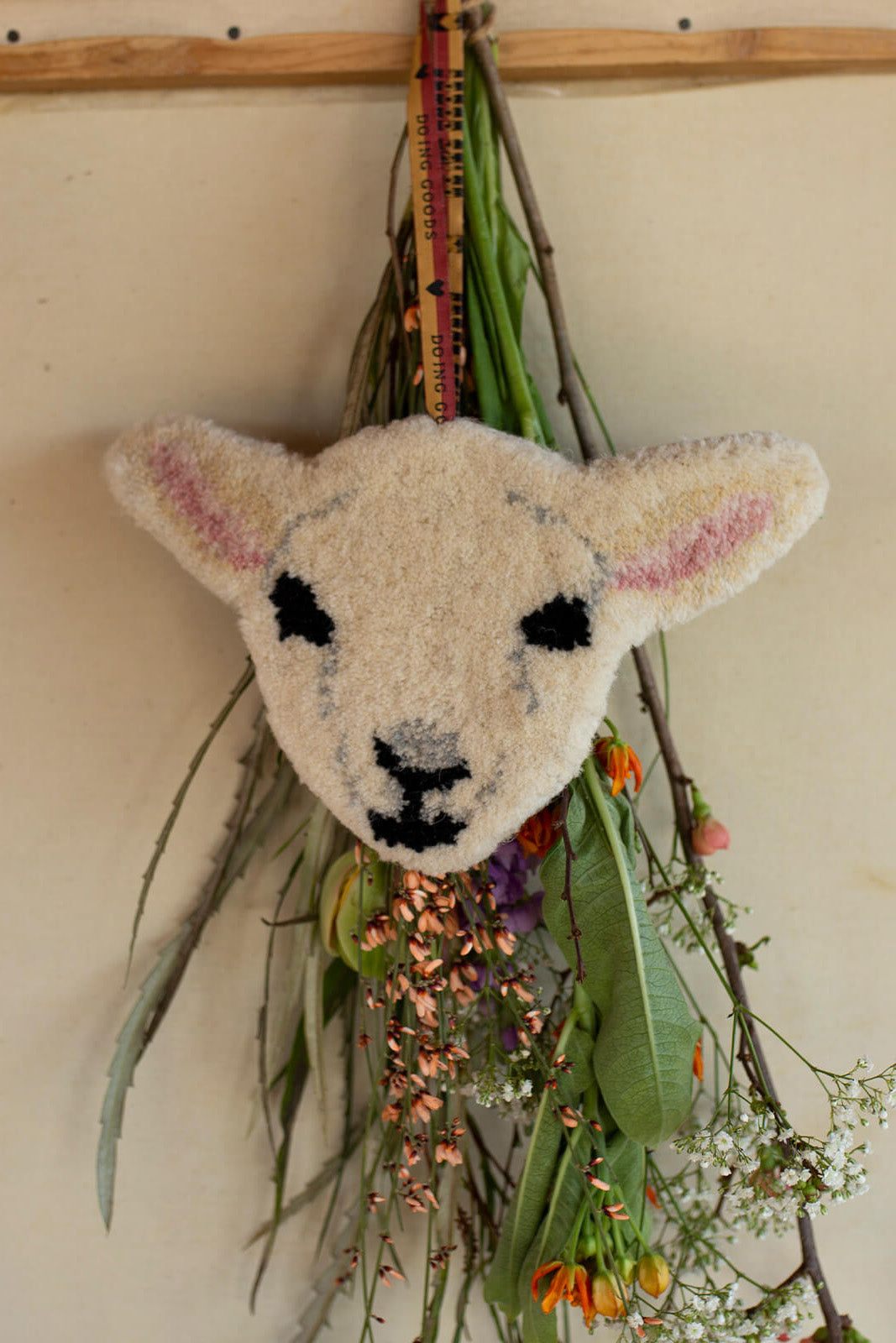Head hanger rug | Lamb