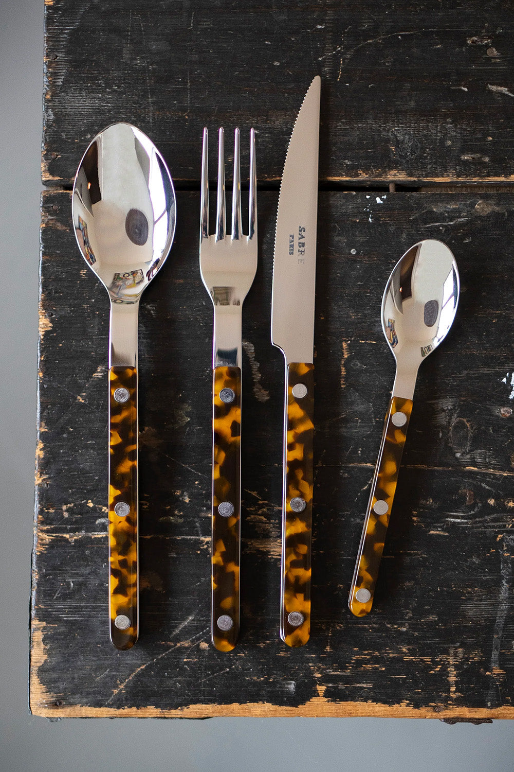 Turtoise Cutlery Set 24 pieces | Sabre Paris